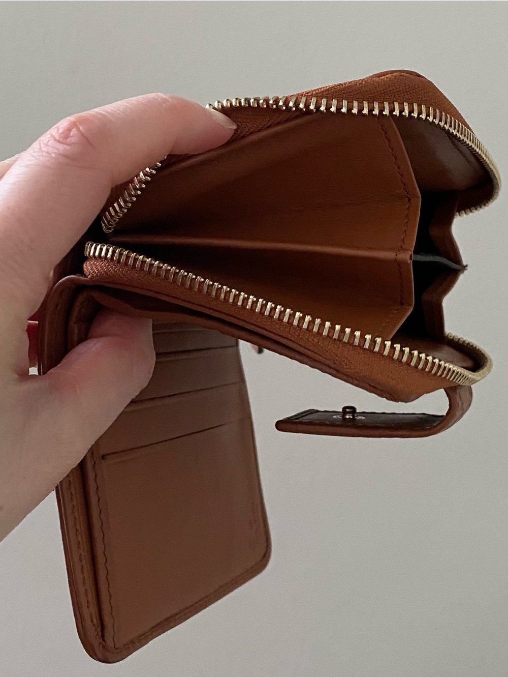 Gucci Guccissima GG monogram Tan Brown Embossed Leather Bi-fold Compact Wallet - Picture 11 of 16